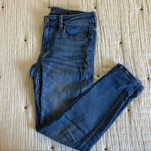 AMERICAN EAGLE SKINNY JEANS
